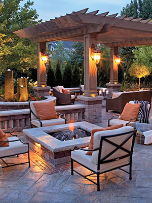 Service Outdoor Living Spaces